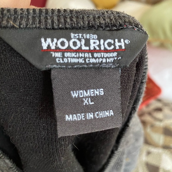 Woolrich long sleeved flower patterned shirt. Sized XL - Picture 3 of 3